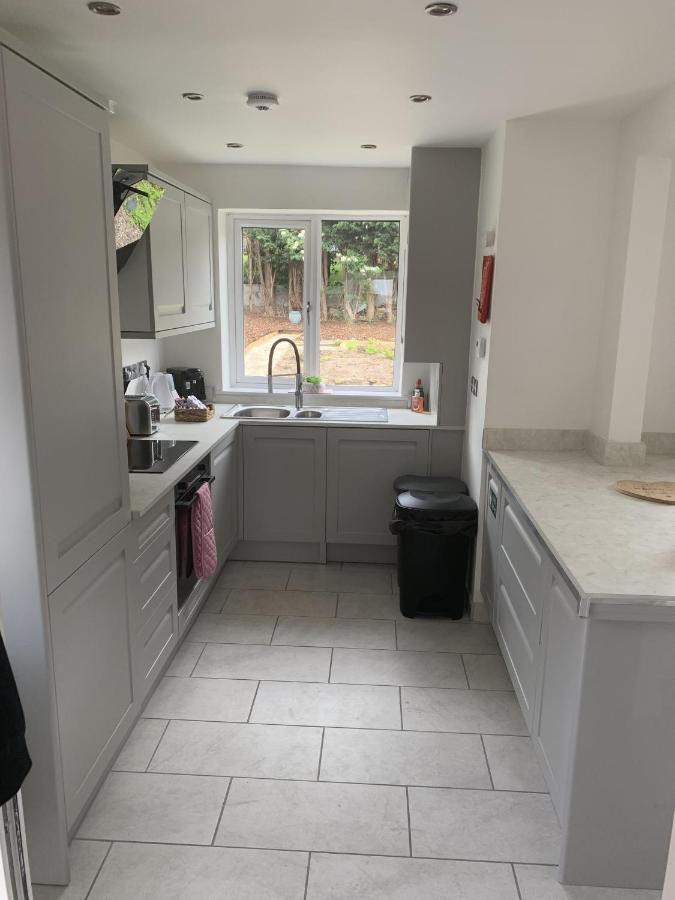 Crowthorne House, Beautiful 3 Bedroom Home For Upto 8 Guests, With Sofa Bed Cul-De-Sac With Private Driveway Nottingham Exteriér fotografie